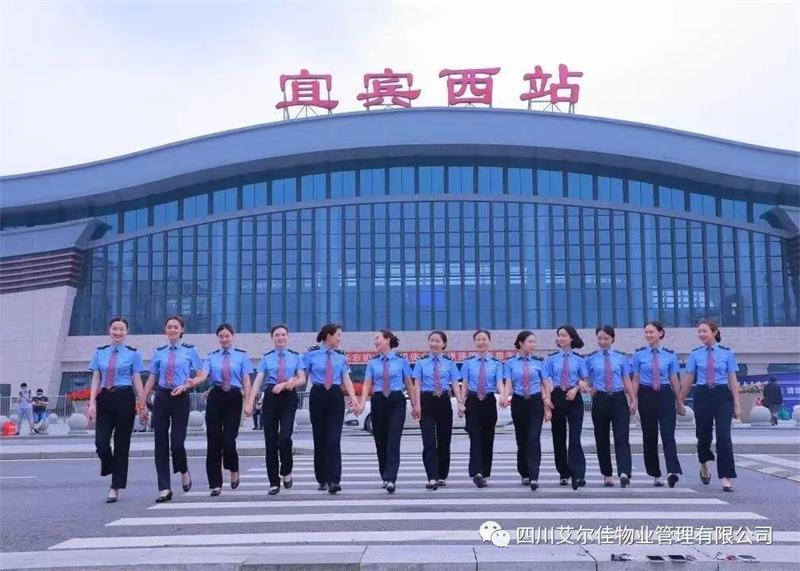 月是中秋分外明，我以明月寄祝福