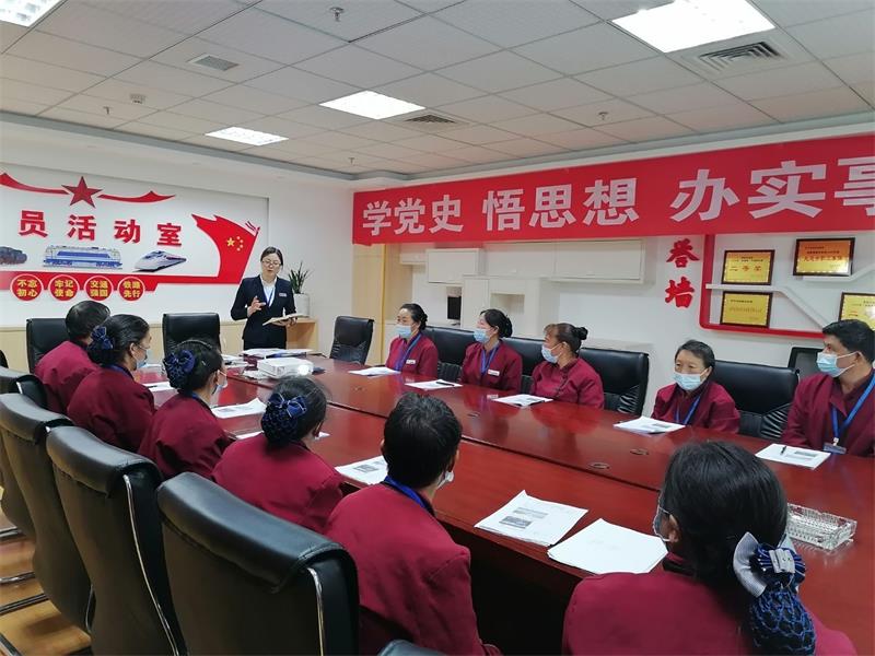 好的管理者只做2件事：向上管理，向下負責(zé)