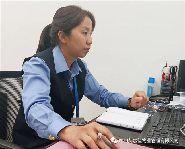 處事靈活有原則，對下體恤不乏嚴(yán)格 